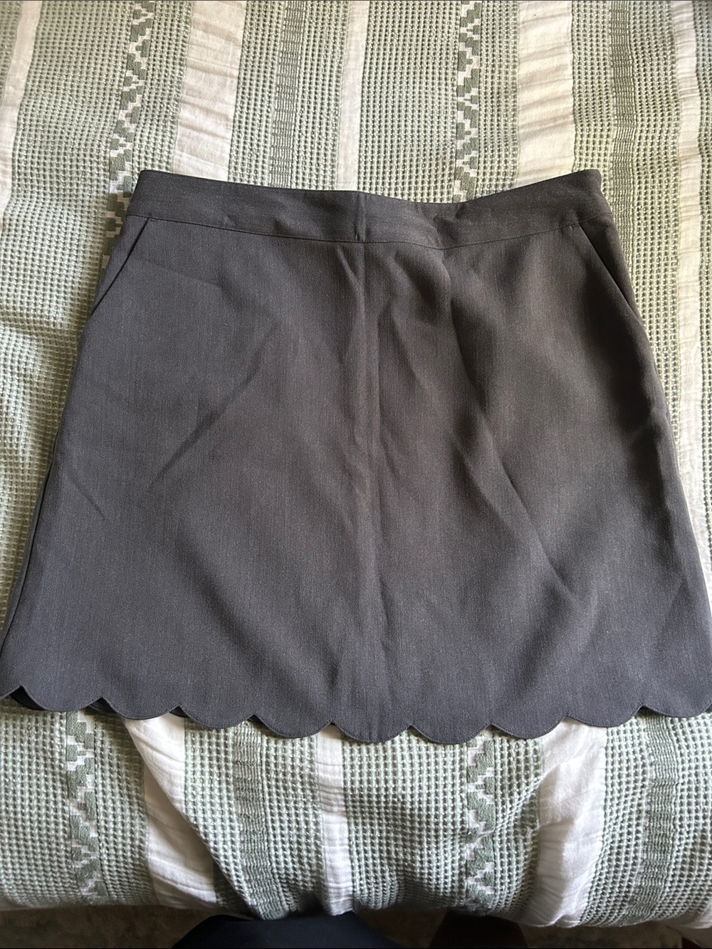 LOFT, size 12, Women’s Scallop Hem Skirt - Gray